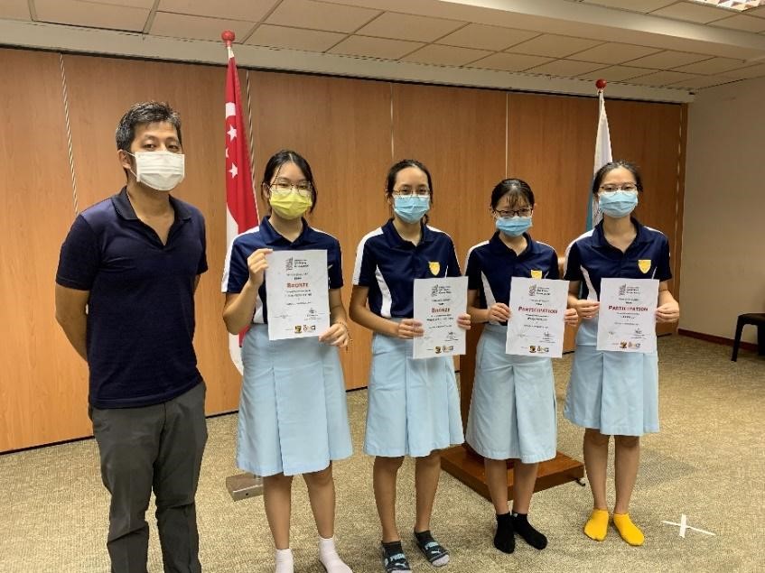 Participants pictured with their teacher mentor, Mr Chua Chee Siang from the Biology Department